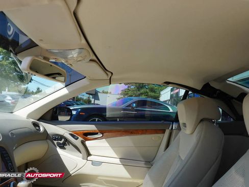 Used 2009 Mercedes-Benz SL 550 w/ Premium I Pkg image 36