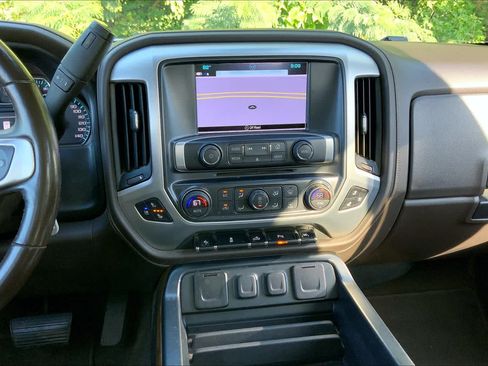 Used 2018 GMC Sierra 1500 SLT AWD/4WD image 6