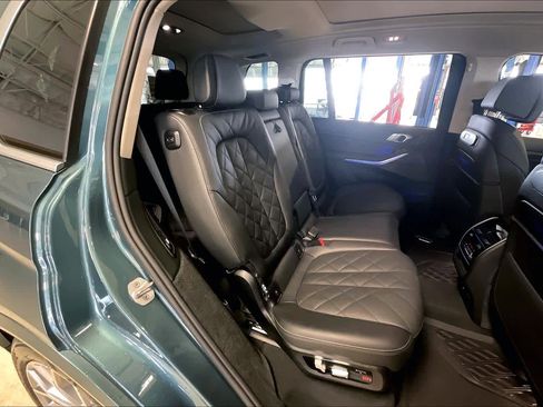 Certified 2025 BMW X7 xDrive40i image 18