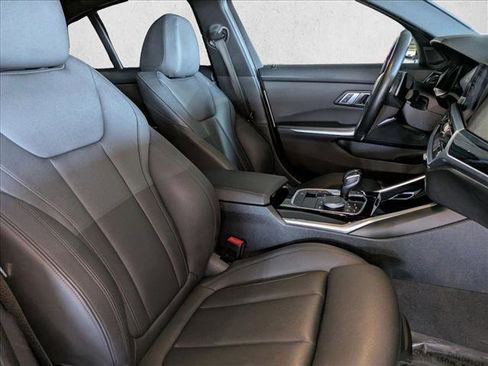 Used 2019 BMW 330i Sedan w/ Premium Package image 22