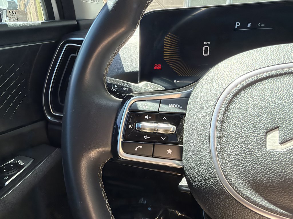 Used 2025 Kia Sorento S w/ Panoramic Sunroof Package FWD image 27