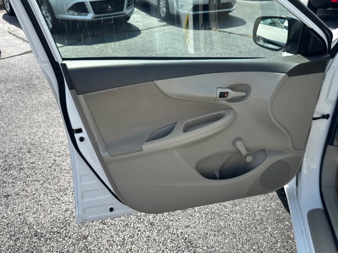 Used 2009 Toyota Corolla FWD image 13