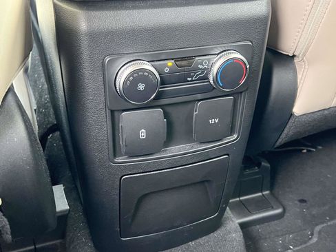 Used 2022 Ford Explorer XLT w/ Equipment Group 202A image 31