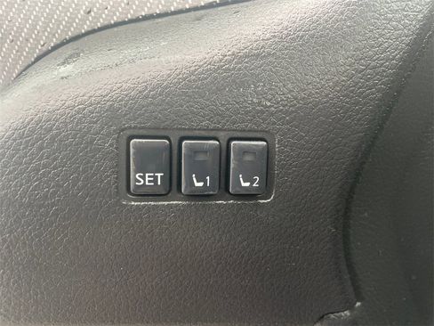 Used 2019 Nissan Rogue SL w/ Premium Package image 33