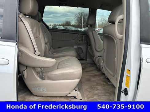 Used 2007 Toyota Sienna XLE image 21