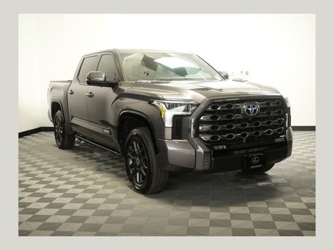 Used 2024 Toyota Tundra Platinum AWD/4WD image 1