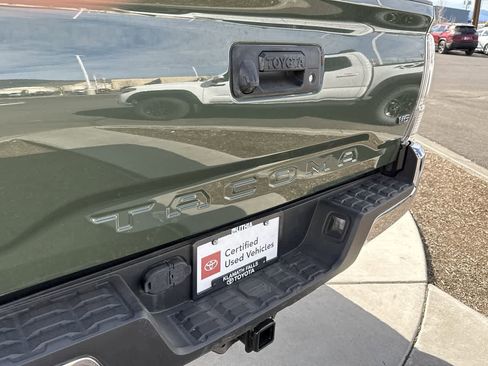 Used 2021 Toyota Tacoma TRD Off-Road image 9