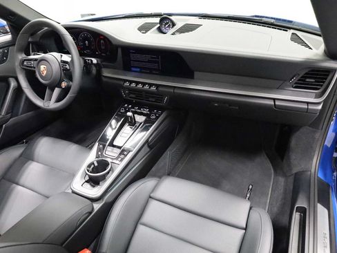 Used 2025 Porsche 911 Carrera RWD image 6