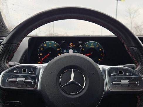 Used 2023 Mercedes-Benz GLB 250 GLB 250 image 31