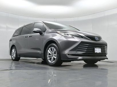 Used 2021 Toyota Sienna Limited