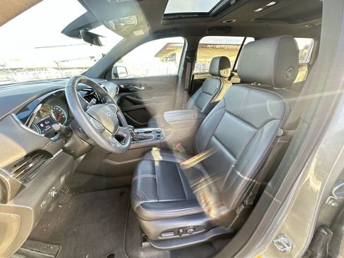 Used 2023 Chevrolet Traverse RS image 19