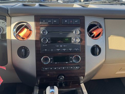 Used 2014 Ford Expedition XLT w/ Equipment Group 201A image 18