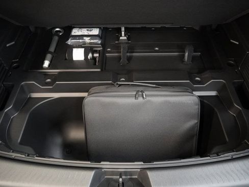 New 2026 Chevrolet Equinox EV LT image 9