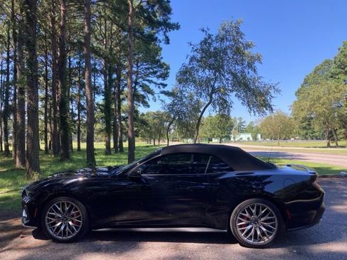 Used 2025 Ford Mustang GT Premium image 39