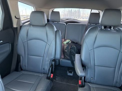 Used 2021 Buick Enclave Essence w/ Sport Touring Edition image 9