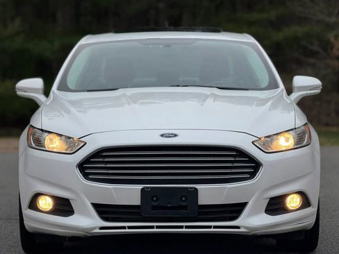 Used 2013 Ford Fusion SE image 3