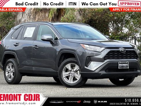 Used 2023 Toyota RAV4 XLE AWD/4WD image 1