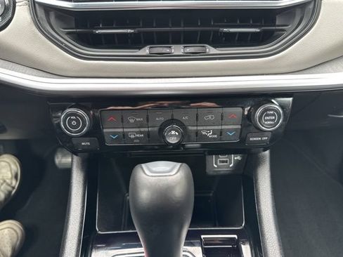 Used 2025 Jeep Compass Limited AWD/4WD image 33