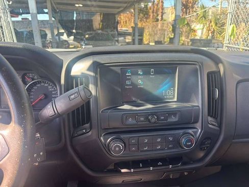 Used 2018 Chevrolet Silverado 1500 W/T w/ Trailering Package RWD image 2