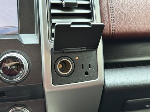 Used 2018 Ford F150 Platinum w/ Equipment Group 701A Luxury AWD/4WD image 64