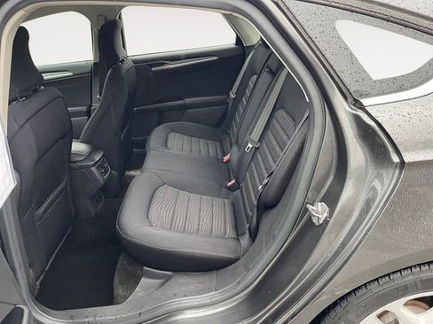 Used 2016 Ford Fusion SE FWD image 13
