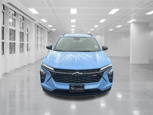 Certified 2024 Chevrolet Trax RS w/ Driver Confidence Package image 2