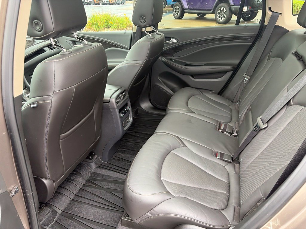Used 2018 Buick Envision Essence AWD/4WD image 43