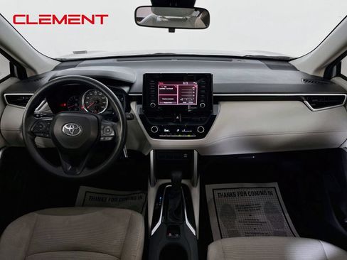 Used 2022 Toyota Corolla Cross L FWD image 11