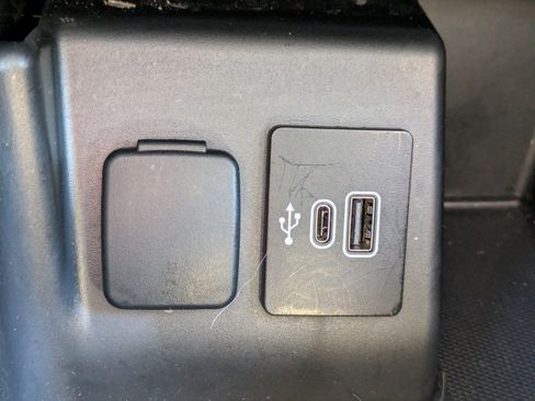 Used 2025 Ford Explorer Active image 28