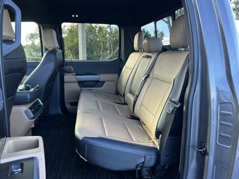 Used 2022 Ford F150 Lariat w/ Trailer Tow Package image 15