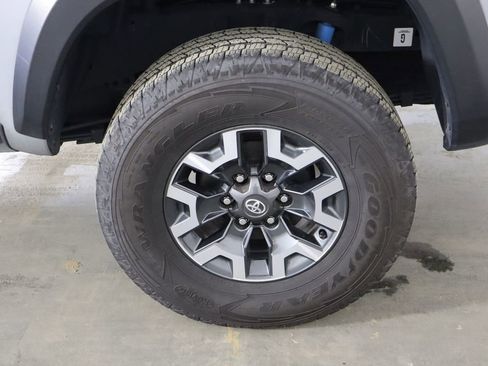 Used 2021 Toyota Tacoma TRD Off-Road image 42