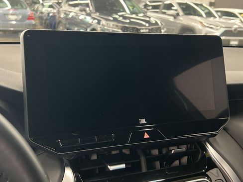 Used 2023 Toyota Venza Limited AWD/4WD image 15