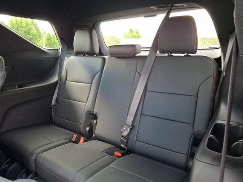 Used 2025 Chevrolet Traverse RS AWD/4WD image 11