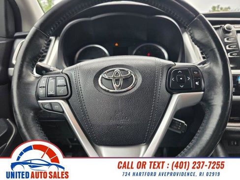 Used 2015 Toyota Highlander XLE AWD/4WD image 17