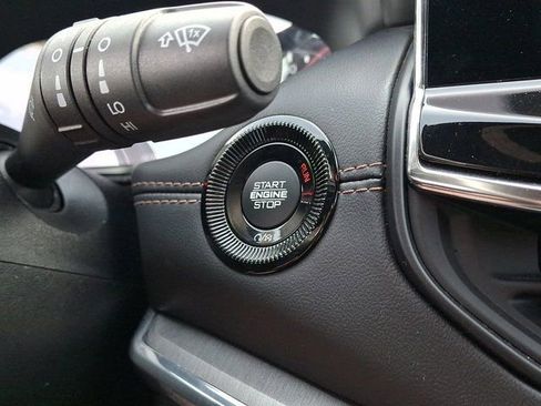 Certified 2022 Jeep Compass Limited image 29