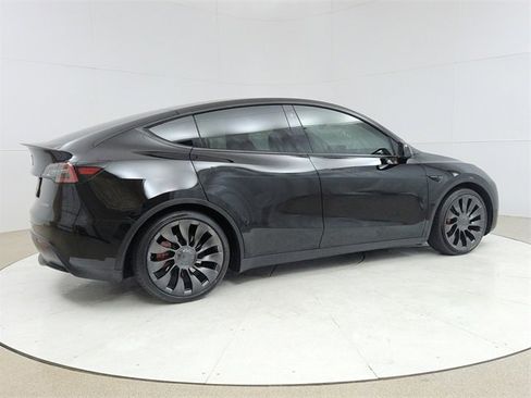 Used 2023 Tesla Model Y Performance image 7