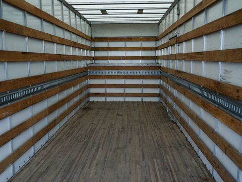 Used 2015 Ford F650 2WD Crew Cab Super Duty image 15