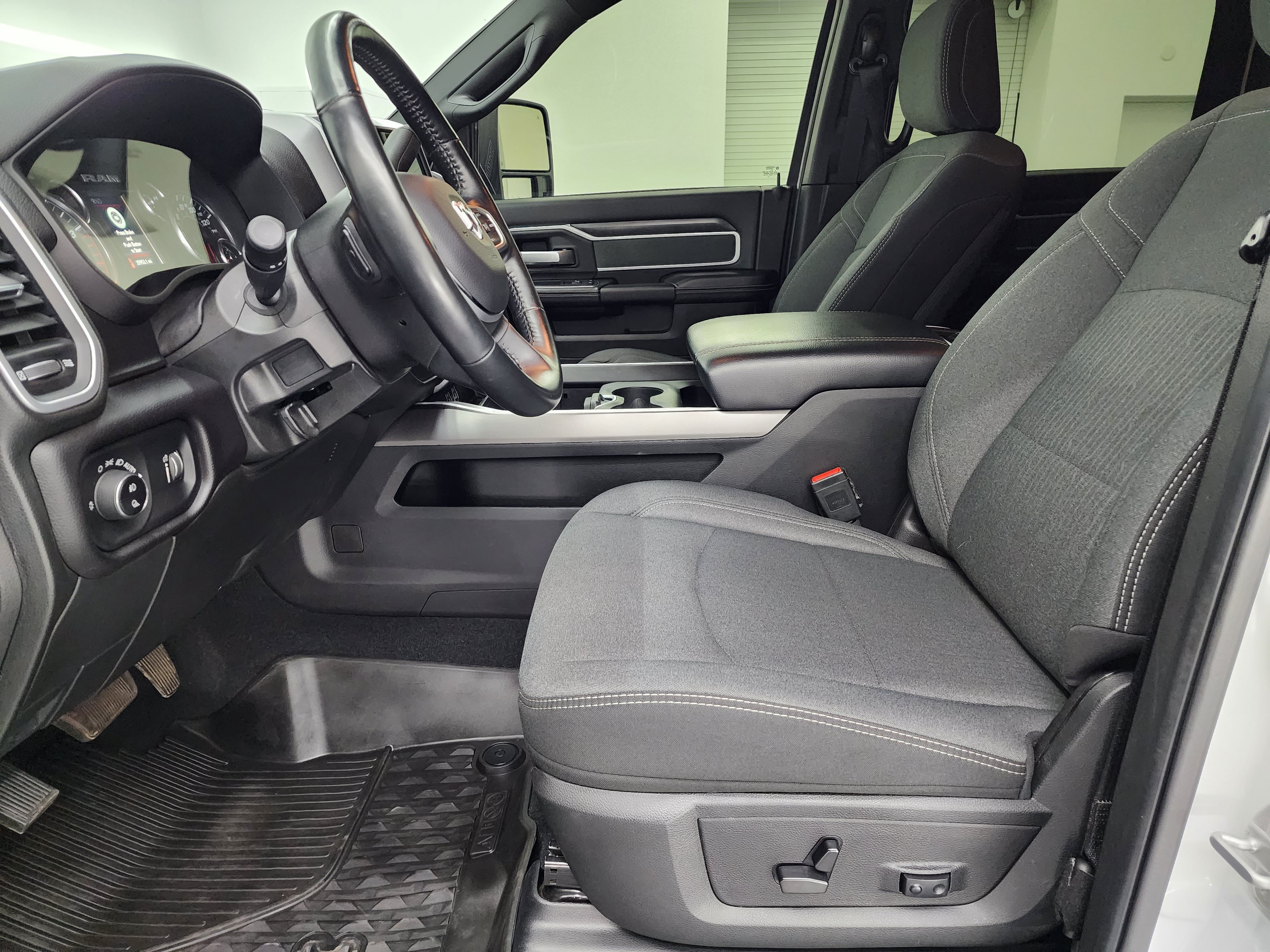 Used 2023 RAM 2500 Big Horn w/ Level 1 Equipment Group AWD/4WD image 8