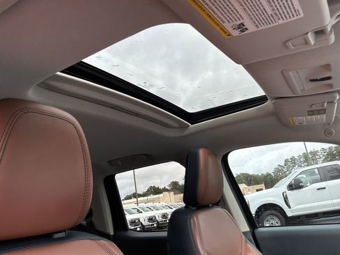 Used 2022 Ford Maverick Lariat w/ Lariat Luxury Package image 29