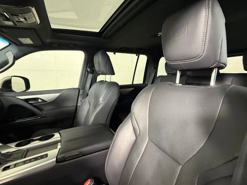 Used 2023 Lexus LX 600 F Sport w/ Accessory Package (Z1) AWD/4WD image 16