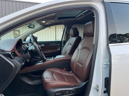 Used 2021 Buick Enclave Avenir w/ Avenir Technology Package image 10