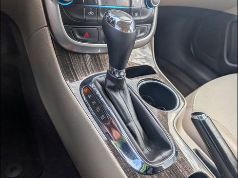 Used 2015 Chevrolet Malibu LT image 9