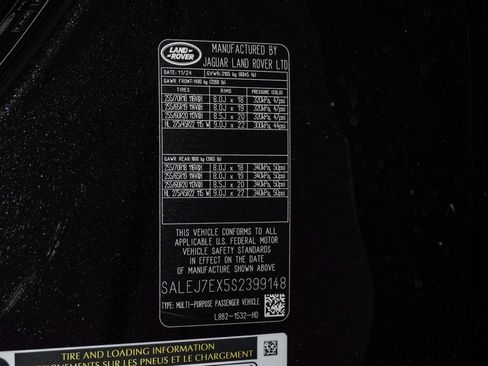 Used 2025 Land Rover Defender 110 S image 29