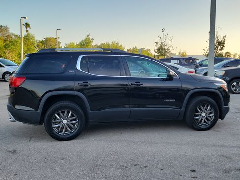 Used 2018 GMC Acadia SLT image 3