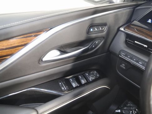 Used 2022 Cadillac Escalade ESV Premium Luxury image 39