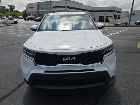 Used 2023 Kia Sorento LX AWD/4WD image 8