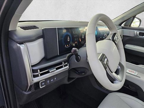 Used 2025 Hyundai Santa Fe SEL image 3