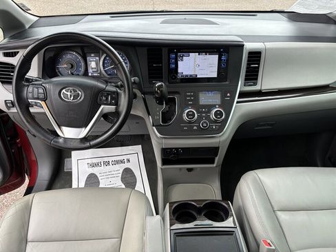 Used 2016 Toyota Sienna image 27