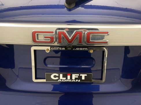 Used 2023 GMC Acadia SLE w/ Driver Convenience Package FWD image 24