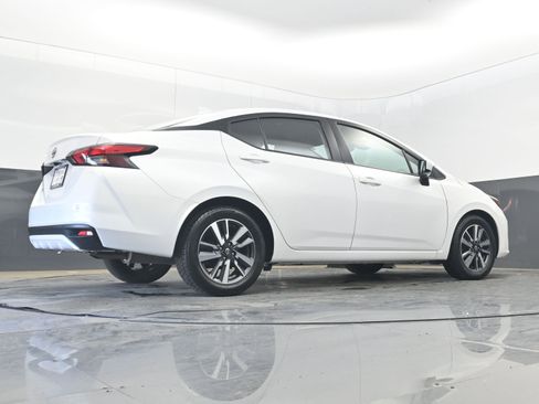 Used 2025 Nissan Versa SV image 33